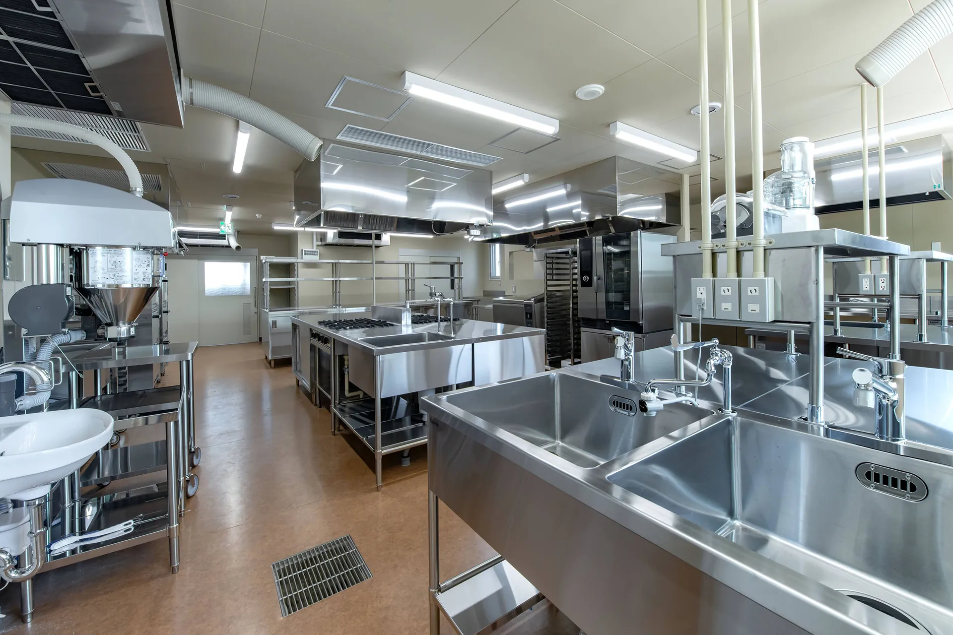 株式会社Y・U・S